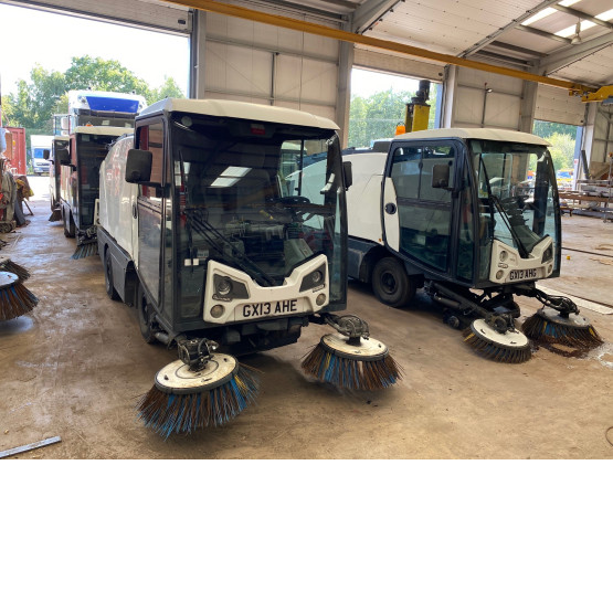 2013 JOHNSTON CX201 ROAD SWEEPER in Compact Sweepers