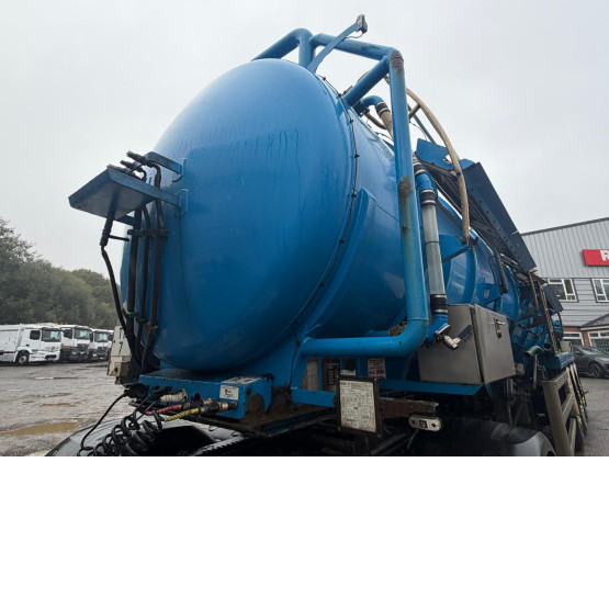 2009 WHALE VACUUM TANKER in Vacuum Tankers Trailers
