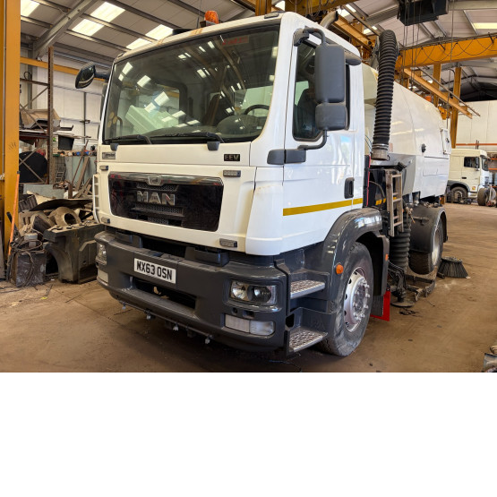 2013 MAN TGM15.250 EEV ROAD SWEEPER in Truck Mounted Sweepers