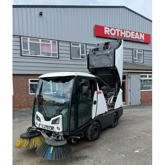 2020 BUCHER  in Compact Sweepers