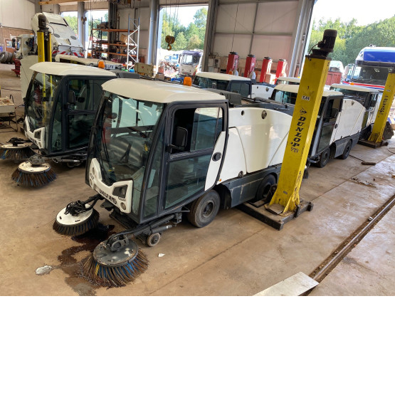 2013 JOHNSTON CX201 ROAD SWEEPER in Compact Sweepers