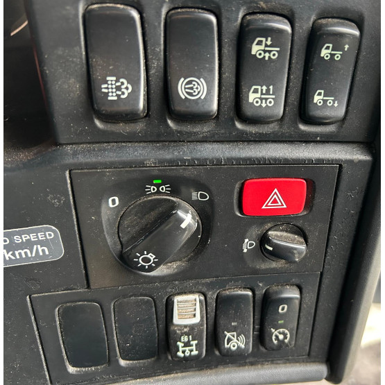 2016 SCANIA R520 TOPLINER V8 in 6x2 Tractor Units