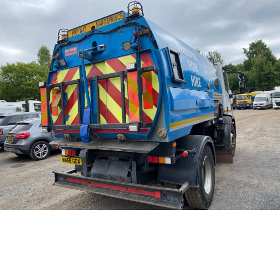 2009 IVECO 150E22 EUROCARGO ROAD SWEEPER in Truck Mounted Sweepers