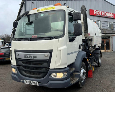 2017 DAF LF220 ROAD SWEEPER
