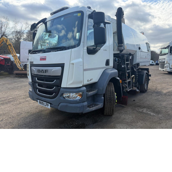 2019 DAF / JOHNSTON LF 230 FA in Truck Mounted Sweepers