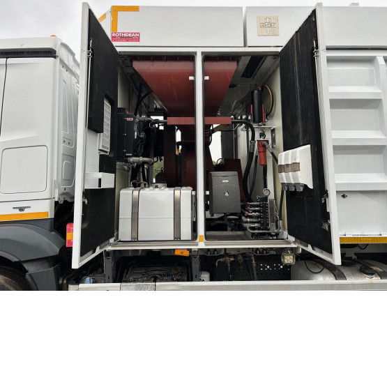 2017 MERCEDES ANTOS 2542 BLUETEC 6 in Gulley Suckers and Jetters