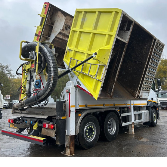 2017 MERCEDES ANTOS 2542 BLUETEC 6 in Gulley Suckers and Jetters