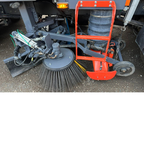 2017 VOLVO FL250 ROAD SWEEPER in Truck Mounted Sweepers