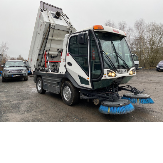 2013 JOHNSTON CX400 ROAD SWEEPER in Compact Sweepers