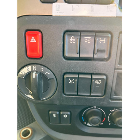 2014 DAF XF510 EURO 6 SUPER SPACE CAB in 6x2 Tractor Units